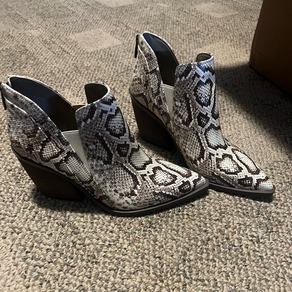 Dolce Vita Booties